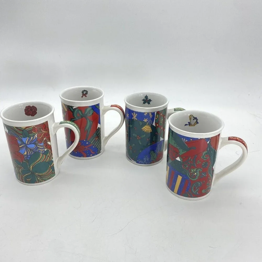 VTG 90s Christmas Porcelain Mug Set of 4 Metal Wicker Caddy‎ Holiday Festive Y2K